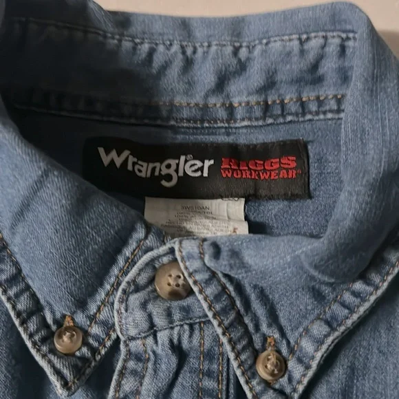 Wrangler Button Down Chambray Shirt - Picture 2 of 4